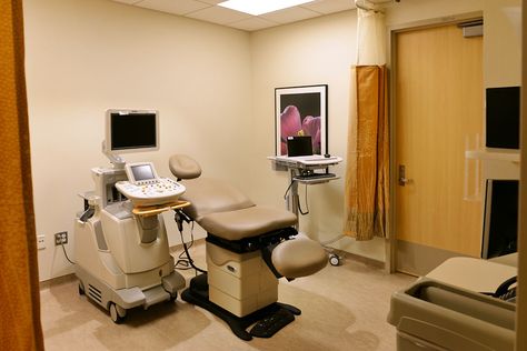 Exam Room Design Ultrasound Room, Medical Clinic Design, Hospital Architecture, Hospital Interior, Au Ideas, University Of Iowa, Hospital Design, Clinic Design, Classy Design