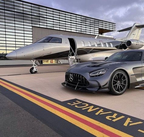 Chiron Pur Sport, Wealthy Lifestyle Luxury, Luxury Jets, Billionaire Lifestyle Luxury Living, Billionaire Luxury, Luxury Private Jets, Private Aircraft, Fake Designer Bags, Wealthy Lifestyle