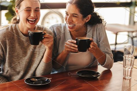 Doula Website, Woman Friends, People Drinking Coffee, Friends Pose, Pink Bathrooms Designs, Coffee Together, Coffee Friends, Friends Enjoying, Having Coffee