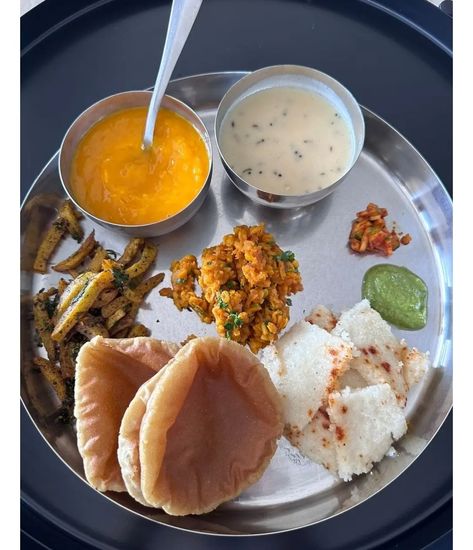 Maharashtrian special Aamras Puri veg thali... Aamras Puri, Maharashtrian Thali, Indian Food Photography, Veg Thali, Food Aesthetics, Indian Food, Diy Food Recipes, Diy Food, Delicious Recipes