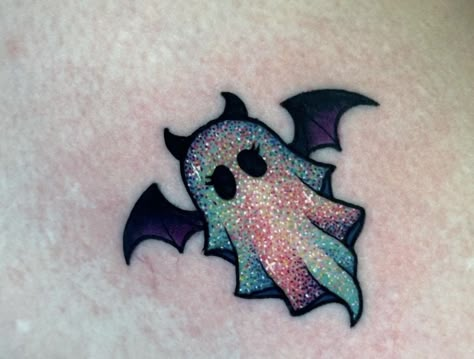 Spooky Glitter Tattoo, Goth Leg Tattoos Women, Zombie Cat Tattoo, Cute Goth Tattoo Ideas, Girly Halloween Tattoos, Goth Tattoo Ideas Creepy Cute, Neon Traditional Tattoo, Creepy Cat Tattoo, Creepy Cute Tattoo