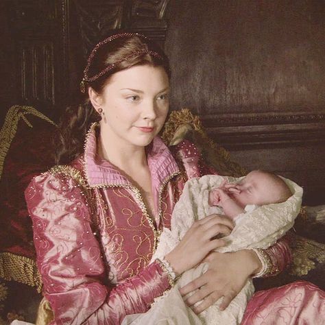 Between 3 and 4pm on the afternoon of Sunday 7 September 1533 in the 25th year of King Henry VIII’s reign Queen Anne Boleyn was delivered of a ‘fair lady’ ie daughter at the King’s Manor at Greenwi… Natalie Dormer Anne Boleyn, The Tudors Tv Show, Walburga Black, Tudor Dress, Tudor Fashion, The Other Boleyn Girl, Be Queen, Lady Elizabeth, Anne Of Cleves