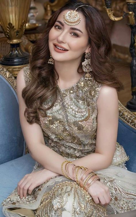 Asian Fits, Lara Craft, Pakistani Actress Dresses, Hania Aamir, Pakistani Women Dresses, Hania Amir, Bridal Dresses Pakistan, Wedding Dresses For Girls, Pakistani Actress