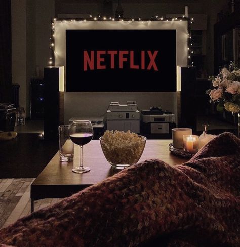 Netflix And Chill Tumblr, Christmas Aesthetic Wallpaper Laptop, The Spanish Princess, Netflix Time, Spanish Princess, Netflix Subscription, Last Kingdom, Christmas Aesthetic Wallpaper, Movies Worth Watching