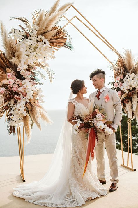 Gilded Rose Gold Thailand Wedding Boho Rose Gold Wedding, Wedding Flowers Rose Gold, Rose Gold Wedding Backdrop, Rose Gold Beach Wedding, Fountain Fireworks, Ideas Para Boda, Rose Gold Wedding Theme, Rose Gold Wedding Party, Gold Wedding Arch