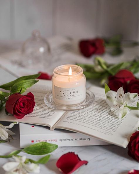 14 Candle Photography Ideas for Perfect Candlelight Shots Candle Photography Inspiration, Candle Photography Ideas, Candle Photoshoot, Candle Picture, Valentine Candles, Candle Images, Candle Quotes, Candles Photography, Creative Candles