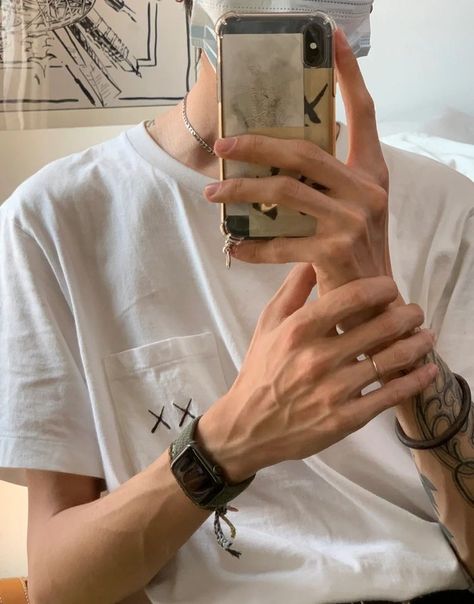 Hot Male Hands, Nice Hands, Veiny Arms, Hand Veins, Hot Hands, Gentleman Aesthetic, Hand Photography, Hand Drawing Reference, Hand Reference