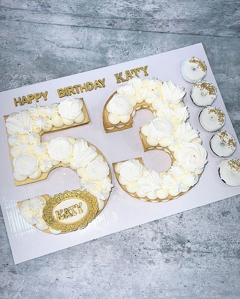 Number tart cake topped with mascarpone & vanilla whipping cream topped with merengue cookies and chocolate. Birthday Tart, Instagram Number, Tart Cake, 2023 Number, Choosing Me, Number Cakes, Cake Inspiration, Tart, Birthday Cake