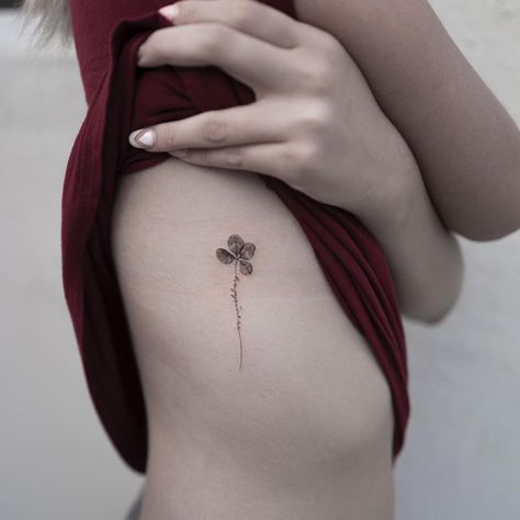 clover, lettering Wishing you all the best of luck. #clover #tattoo #hongdam #타투 #홍담 Clover Leaf Tattoo, Lucky Clover Tattoo, Leaf Clover Tattoo, Ireland Tattoo, Name Tattoos For Moms, Four Leaf Clover Tattoo, Clover Tattoo, Shamrock Tattoos, Chain Tattoo