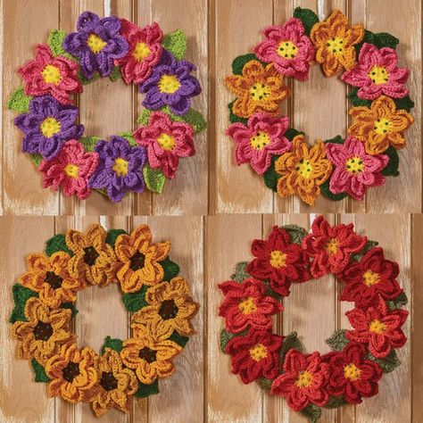 Herrschners Seasonal Wreaths Crochet Kit Crochet Flower Wreath, Crochet Christmas Decor, Crochet Wreaths, Crochet Shapes, Gingerbread Friends, Cloche Hat Pattern, Crochet Ripple Afghan, Foam Wreath, Crochet Wreath