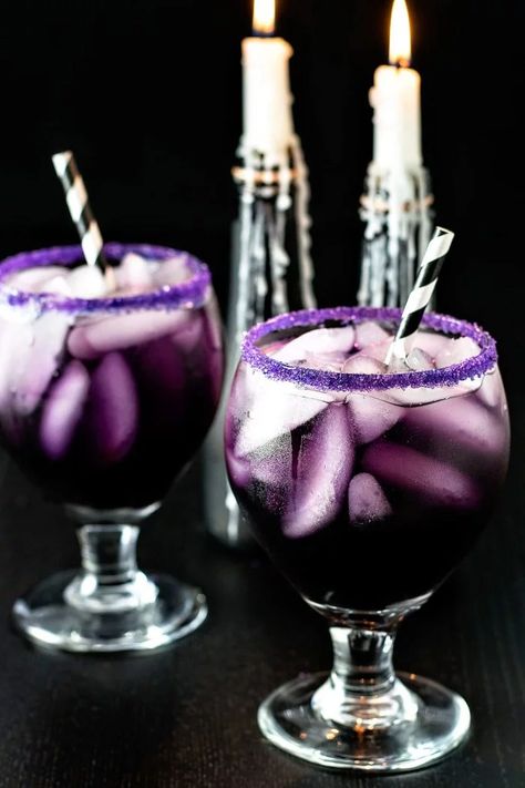 Purple People Eater Cocktail - Homemade Hooplah Halloween Punch Bowl, Easy Halloween Cocktails, Halloween Fingerfood, Resep Koktail, Halloween Recipes Drinks, Purple Drink, Cocktails Vodka, Purple People Eater, Halloween Party Drinks