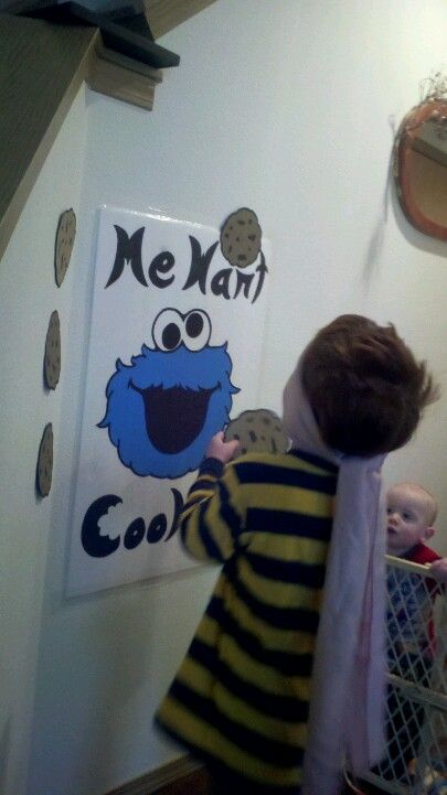 Cookie monster birthday game. Pin The Cookie On Cookie Monster Game, Cookie Monster Birthday Decorations, Cookie Monster Party Ideas, Cookie Monster 1st Birthday, Baby Cookie Monster, 1st Birthday Party Games, Blind Fold, Sesame Street Party Ideas, Monster Party Ideas