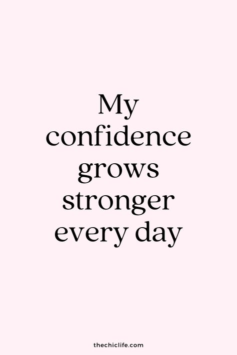 My confidence grows stronger every day | Click to get the FULL list of 111 amazing Affirmations for Confidence and Self-Esteem #affirmations Tenk Positivt, Dream Vision Board, Life Vision Board, Vision Board Affirmations, Vision Board Manifestation, Motiverende Quotes, Vision Board Inspiration, Daily Positive Affirmations, Words Of Affirmation