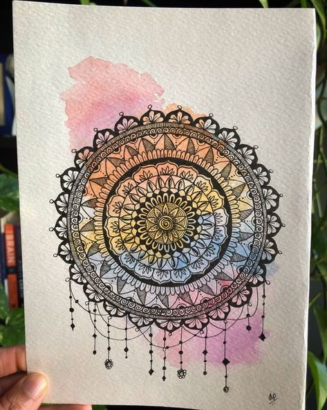 Mandala art therapy Some Mandala Art, Mandala Art Inspiration, Mandala Art Watercolor Design, Watercolor Art Mandala, Mandala With Watercolor, Mandala In Canvas, Mandala Art With Watercolor, Mandala Drawing Painting, Watercolour Mandala Art