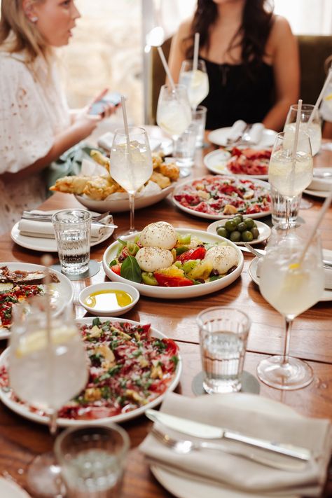 The Best Bottomless Brunch: Sydney's Must-Try Boozy Brunches | Sitchu Sydney Slow Roasted Lamb Shoulder, Salt And Pepper Squid, Bachelorette Brunch, French Toast Bites, Brunch Restaurant, Date Pudding, Vegan Wine, Bottomless Mimosas, Boozy Brunch