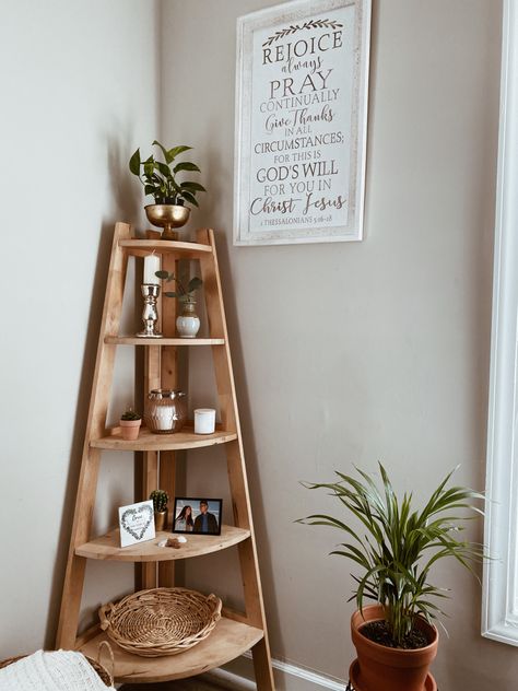 Corner Bookshelf Ideas Bedroom, Diy Living Room Side Table Ideas, Corner Ladder Shelf Decor, Random Corner Decor, Corner Wall Shelves Living Room, Weird Corner In Living Room, Corner Shelf Decor, Dipped Furniture, Corner Decorating Ideas