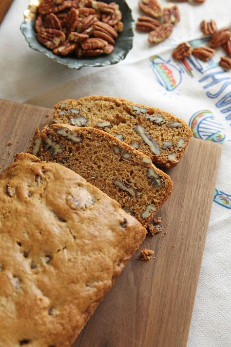 Butter Pecan Bread--A delicious breakfast to start your day, or afternoon snack, this bread recipe will quickly become a baking favorite in your home. Butter Pecan Bread, Breakfast Quick Bread, Butter Pecans, Pecan Bread, Breakfast Quick, Browned Butter, Gateaux Cake, Sweet Breads, Bread Butter