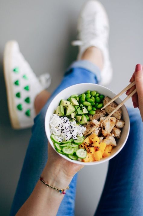 Healthy Food Photography, Food Photoshoot, Makanan Diet, Food Photography Tips, Easy Lunch Recipes, Poke Bowl, Whole Foods Market, Edamame, Beautiful Food