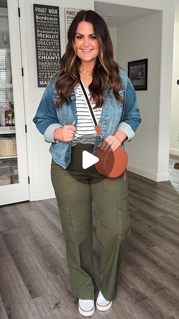 Courtney Hamilton | Midsize Style | Easy Makeup Over 30 on Instagram: "Curvy. Friendly. Cargos. 😱🎤 I have been waiting for these.. for what feels like all of my life 👏🏻 If you’re a curvy girly too and you’ve wanted to try this trend - give these a go!! ✨ Comment ‘cargo’ for a link to this outfit 🤍 •you can find allll of my outfits a style tips through my link in bio <click the LTK button> Stick around for more curvy friendly, style over 30 with me @itscourtneyhamilton #size12 #size14style #midsizeootd #cargopants #targetstyle #styleover30 #elevatedbasics #howtostyle Curvy style, curvy fashion, Target finds, how to style cargos, errand outfit, weekend outfit, closet staples, California mom, California style, size 12, size 14, body confidence" Midsize Style 2024, Curvy Cargo Pants Outfit, Courtney Hamilton, Makeup Over 30, Curvy Mom Outfits, Errand Outfit, Cargo Jeans Outfit, Outfit Closet, Outfit Midsize