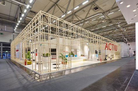 Orgatec welcomes Cool Working in the trade fair’s largest edition ever #Actiu #Orgatec #office #furniture Trade Fair Design, Fair Stand, Stand Feria, Exhibition Stall, Exhibition Stands, Trade Fair, Exhibition Stand Design, Exhibition Booth Design, Light Building