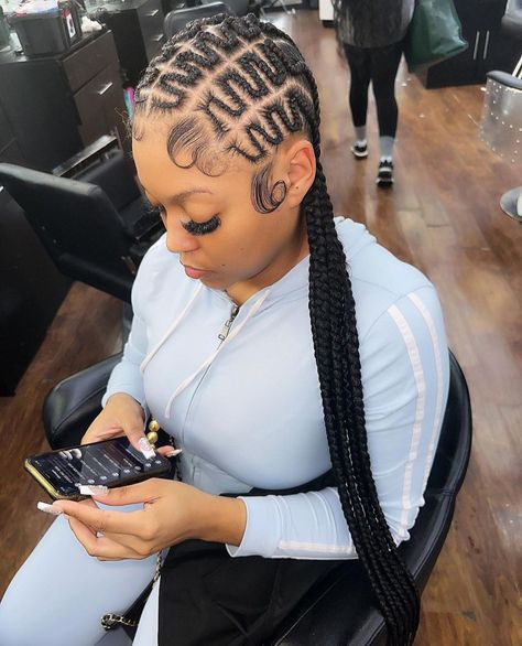 Snake Straight Back Braids, Snake Stitch Braids, Snake Braids Black Women, Snake Cornrows Braids, Snake Braids Black Hair, Design Straight Back Braids, Stick Braids To The Back, Bohemian Straight Back Braids, Snake Cornrows