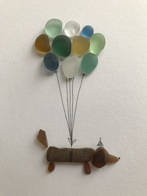 Sea Glass Diy, Sea Glass Artwork, Sea Glass Art Diy, Stone Pictures Pebble Art, Sea Glass Art Projects, Beach Glass Crafts, Art Coquillage, Pebble Art Family, Sausage Dogs