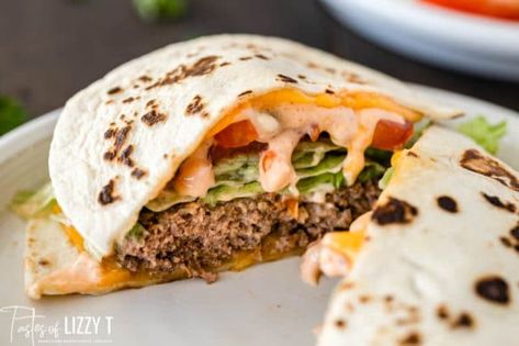 Quesadilla Burgers Applebees, Applebees Quasidilla Burger Recipes, Crimpit Recipes, Quesadilla Burger Recipe, Burger Quesadilla, Turkey Quesadilla, Cheeseburger Quesadilla, Quesadilla Burgers, Applebees Recipes