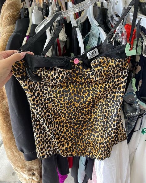 Leopard Print Clothes, Leopard Top Outfit, Thrifted Pieces, Thrift Outfit, Leopard Print Corset, Leopard Outfit, Thrift Clothes, Leopard Print Outfits, Thrift Inspo