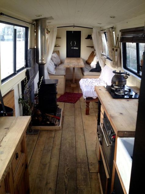 boat interiors 1 Canal Boat Interior, Narrowboat Interiors, Boat Interior Design, Boat House Interior, Houseboat Living, Deco Studio, Campervan Interior, Boat Interior, Van Interior