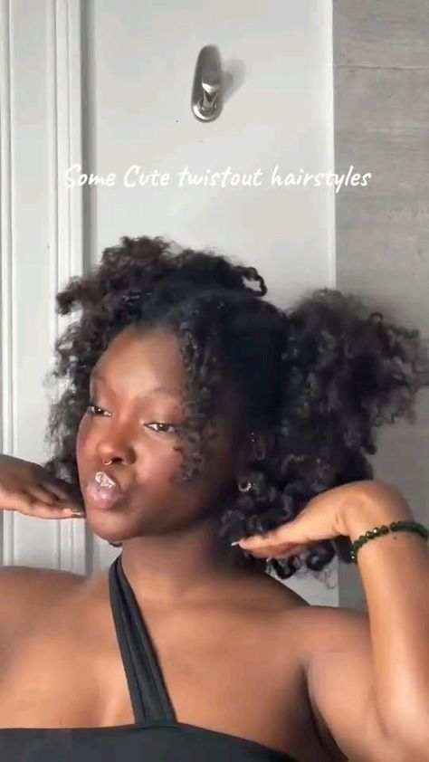 Styling A Braid Out On Natural Hair, Natural Hair Styles Twist Out, Hairstyles With Afro Hair, Hairstyles For Natural Twists, Hairstyles For Twist Outs, Ways To Style Natural Black Hair 4c, How To Style Twist Out Natural Hair, Type 4 Protective Hairstyles, Twist With Natural Hair Hairstyles