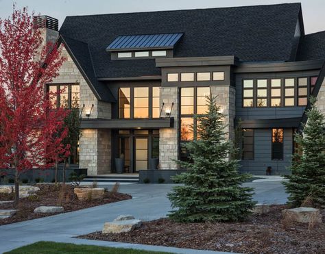 Extraordinary transitional home boasts timeless appeal in South Dakota Transitional Home, Shoe Decoration, Home Decor Ideas Living Room, Transitional House, Exterior Stone, Home Decor Living Room, Ideas Living Room, Modern Transitional, Dream House Exterior