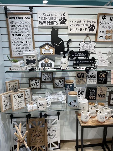 Pet Store Display Visual Merchandising, Dog Shop Ideas, Pet Boutique Ideas, Cat Daycare, Pet Store Display, Dog Boutique Ideas, Pet Store Design, Pet Store Ideas, Pet Cafe