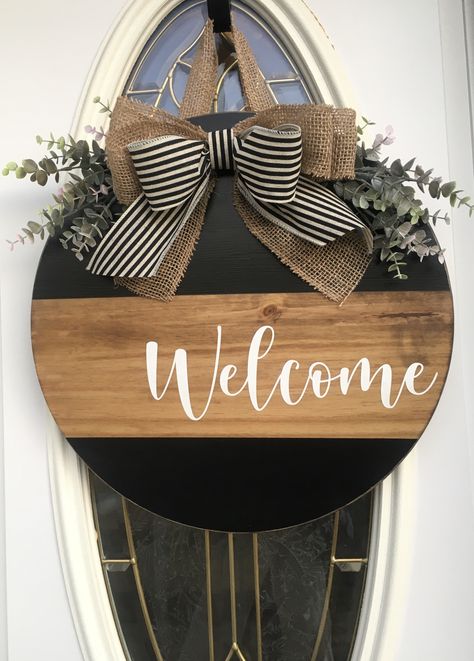 This 18 inch sign makes a great impression as you welcome others into your home. Welcome Sign Round, Door Hanger Round, Round Welcome Sign, Welcome Sign Front Door, Over The Door Hanger, Welcome Signs Front Door, Welcome Door Hanger, Round Signs, Door Hangers Diy