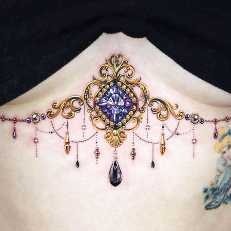 63 Attractive Underboob Tattoos With Meaning - Our Mindful Life Moon Phases Tattoo, Anatomical Heart Tattoo, Belly Tattoos, Underboob Tattoo, Beautiful Flower Tattoos, Gold Tattoo, Inspiration Tattoo, Tattoos Geometric, Moth Tattoo