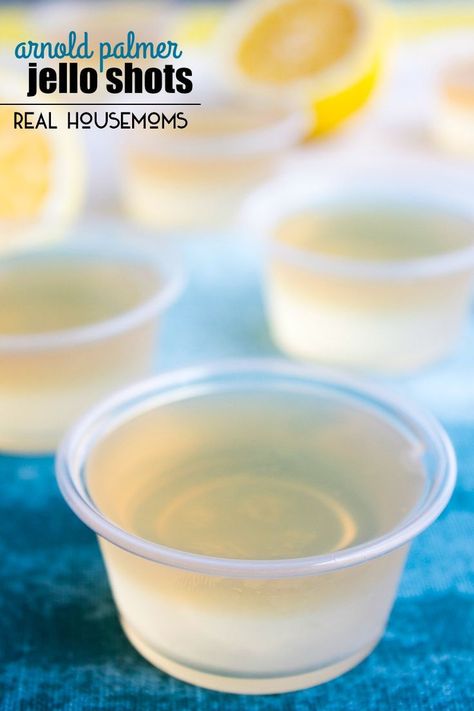 ARNOLD PLAMER JELLO SHOTS are a classic summer drink turned fun party shot! Vodka Jello Shots, Pina Colada Jello Shots, Easy Jello Shots, Margarita Jello Shots, Margarita Jello, Making Jello Shots, Best Jello Shots, Jello Shots Vodka, Jello Pudding Shots