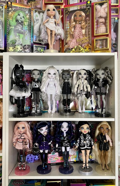 Rainbow High Collection Display, Doll Collection Display Ideas, Collection Display Shelves, Doll Shelf, Antlers Decor, Doll Storage, Monster High Art, Collection Display, Rainbow Fashion