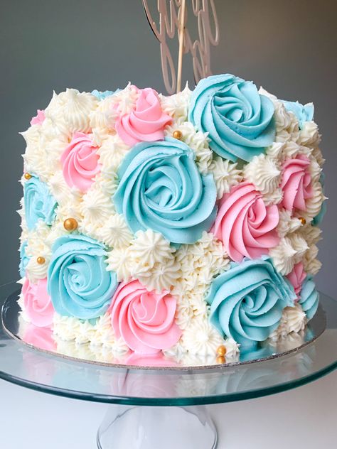 Baby Shower Cake Designs Pink And Blue, Gender Reveal Sheet Cake, Gender Cake Ideas, Gender Reveal Cake Design, Gender Reveal Cake Diy, Baby Gender Reveal Cake, Gender Reveal Cake Ideas, Gender Cake, Cake Gender Reveal