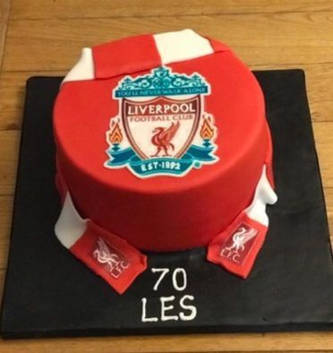 Liverpool FC cake Lfc Birthday Cake, Liverpool Cake Design, Liverpool Theme Birthday Party, Football Cake Liverpool, Liverpool Birthday Party Ideas, Liverpool Party Ideas, Liverpool Birthday Cake For Men, Liverpool Cake Ideas Birthday, Liverpool Birthday Cake