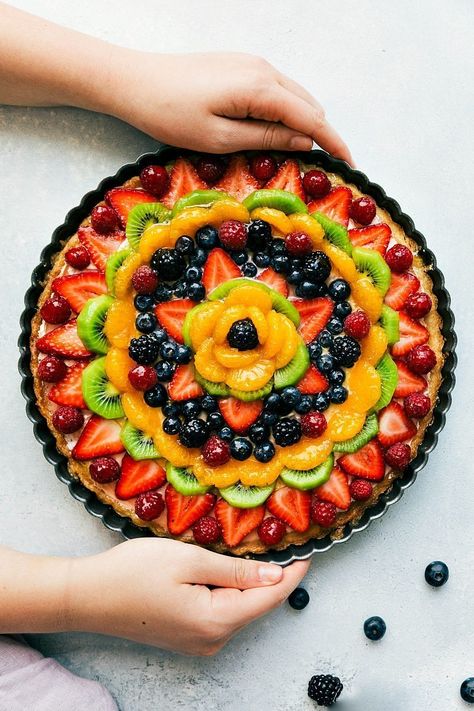 "Fruit Pizza" Cheesecake Tart | Chelsea's Messy Apron Fruit Tart Recipe Easy, Fruit Pizzas, Fruit Pizza Designs, Dough Cookie, Fresh Fruit Tart, Fruit Pizza Sugar Cookie, Fruit Tart Recipe, Cheesecake Tarts, Sugar Cookie Crust