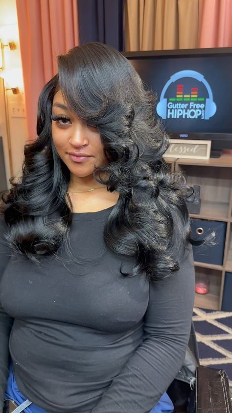 Ms. Dominique | DETROIT SILK SURGEON 👩🏾‍⚕️ | My Queens Walk Different, They Walk With Their Crowns Held High 👑👸🏾💞 Can y’all believe that this is all of her natural hair??? She is… | Instagram Detroit Curls, Hair Growth Foods, Silk Press, Queen Hair, Hair Food, Short Wigs, Short Curly, I Am A Queen, Healthy Hair