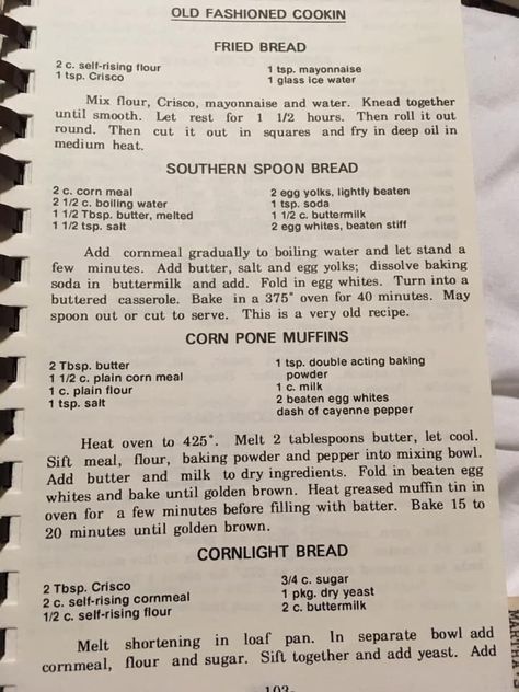 Adobe Oven, Cornbread Southern, Cornbread Pancakes, Appalachian Recipes, Fried Cornbread, Fried Bread Recipe, 1950s Food, Holiday Treats Recipes, Spoon Bread