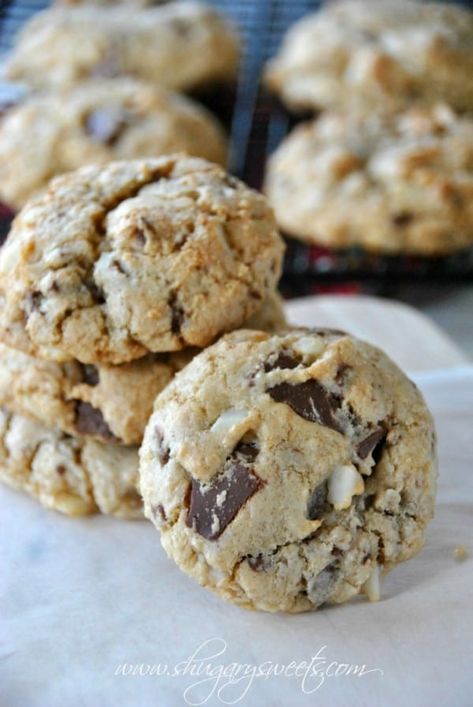 Macadamia Nut Recipes, Macadamia Nut Cookies Recipe, Soft Chewy Cookies, Chocolate Macadamia Nut Cookies, Milk Chocolate Chip Cookies, Macadamia Cookies, Macadamia Nut Cookies, Nut Cookies, Shugary Sweets