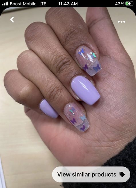 Lilac Nails Acrylic Short, Pretty Nail Ideas Acrylic Purple, Gel Nails Purple Pastel, Nails Butterflies Design, Short Butterfly Nail Designs, Clear Nails With Butterflies, Pastel Purple Nails With Butterflies, Purple Nails Butterfly Short, Short Purple Nails With Butterflies