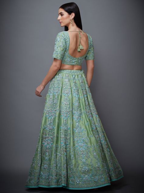 Blouse With Lehenga, Mint Green Blouse, Mint Green Blouses, Sweet Heart Neckline, White Lehenga, Lehenga Dupatta, Lehenga Designs Simple, Ritu Kumar, Lehenga Designs