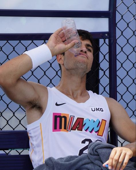 Tennis Wag, Tennis Jersey, Miami Heat Jersey, Tennis Men, Miami Open, Carlos Alcaraz, Tennis World, Tennis Match, Roger Federer