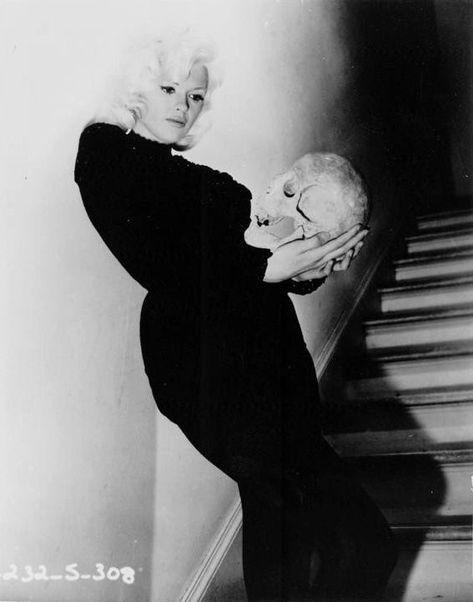 Jayne Mansfield, holding human skull Holding Skull, Elvira Mistress Of The Dark, Jayne Mansfield, Playboy Playmates, Norma Jeane, Vintage Hollywood, Gothic Lolita, Mexico City, New Wave