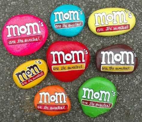 Kid Rocks, Mother Painting, Easy Mother's Day Crafts, S Craft, Paint Rocks, Painted Rocks Kids, Painted Rocks Craft, Handprint Craft, Footprint Art