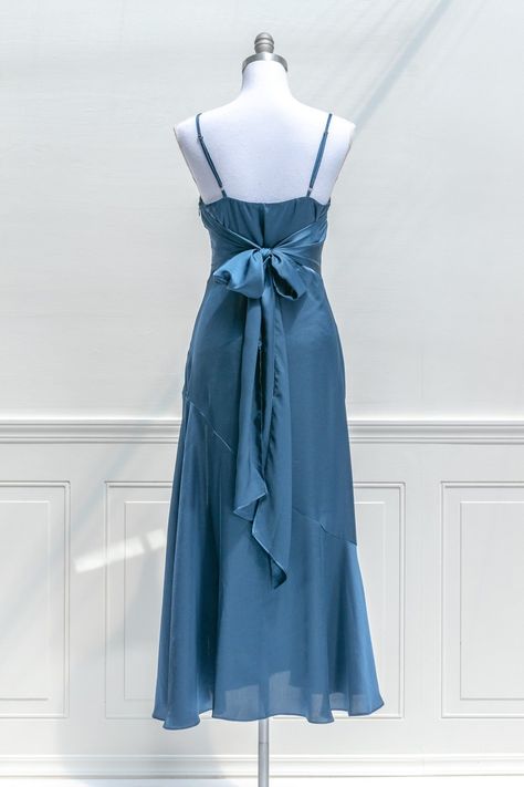 Blue Silk Midi Dress, Semi Formal Dresses For Wedding Guest, Bridgerton Inspired Dresses, Conformation Ideas, Medium Length Dresses, Light Blue Dress Short, Semi Formal Dresses For Wedding, Formal Dress For Wedding Guest, Bridgerton Ball