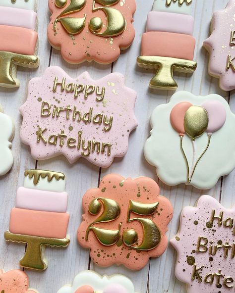 Golden Cookies Decorated, 23 Birthday Cookies, Golden Birthday Cookies Decorated, 25th Birthday Cookies, Golden Birthday Cookies, Golden Birthday Ideas, Customized Cookies, Golden Bday, Golden Cookie