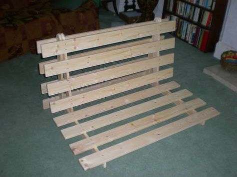 How To Make A Fold out Sofa/Futon/Bed Frame - Upgrading the 'staple pallets' idea Futon Bed Frame, Fold Out Sofa, Ikea Futon, Sofa Futon, Diy Futon, Futon Decor, Futon Bedroom, Futon Chair, Murphy Bed Ikea